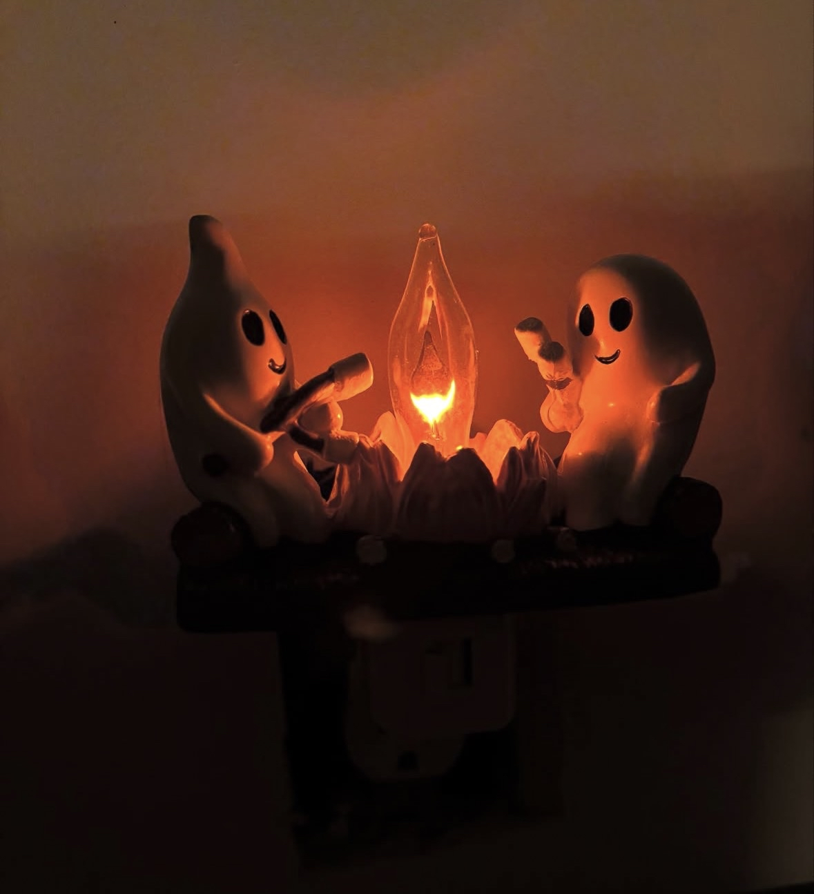 Ghostly Flickering Fire Night Light - US Plug