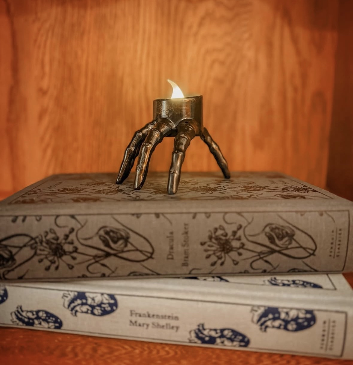 Wednesday 'The Thing' Mini Fake Candle