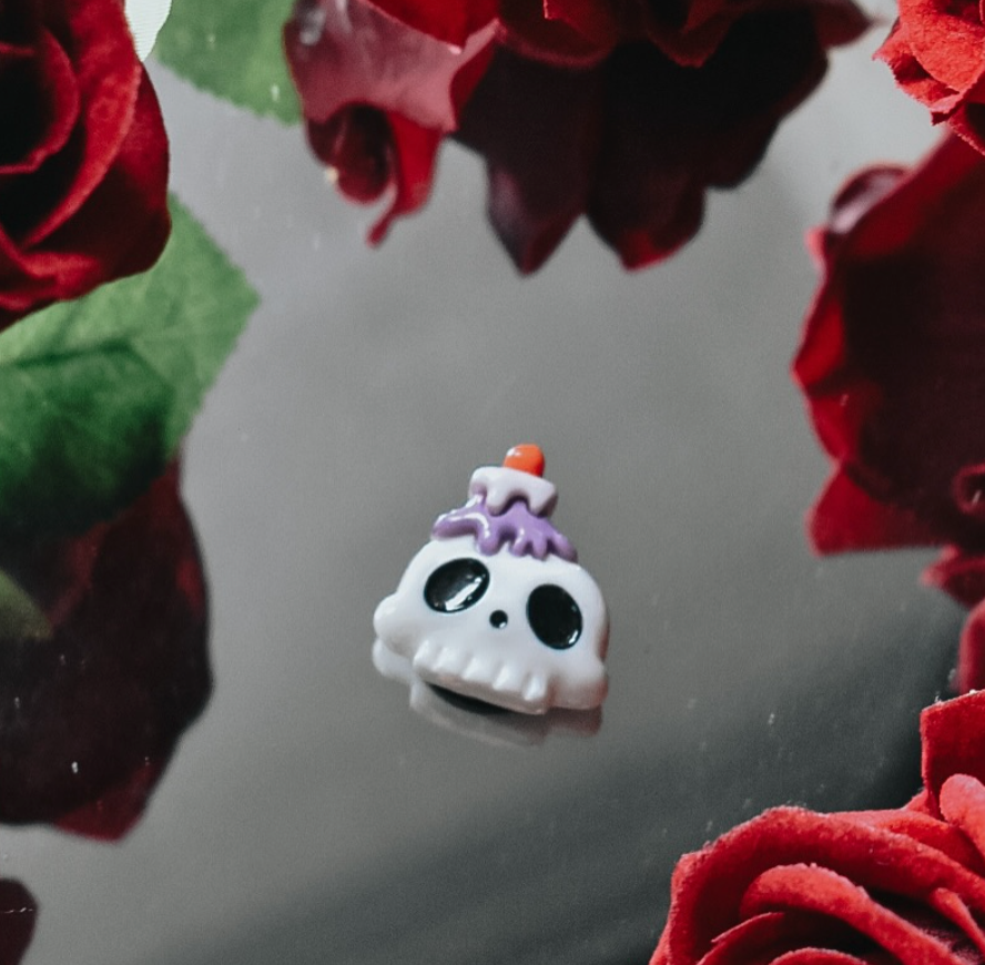 Mini Skull Magnet