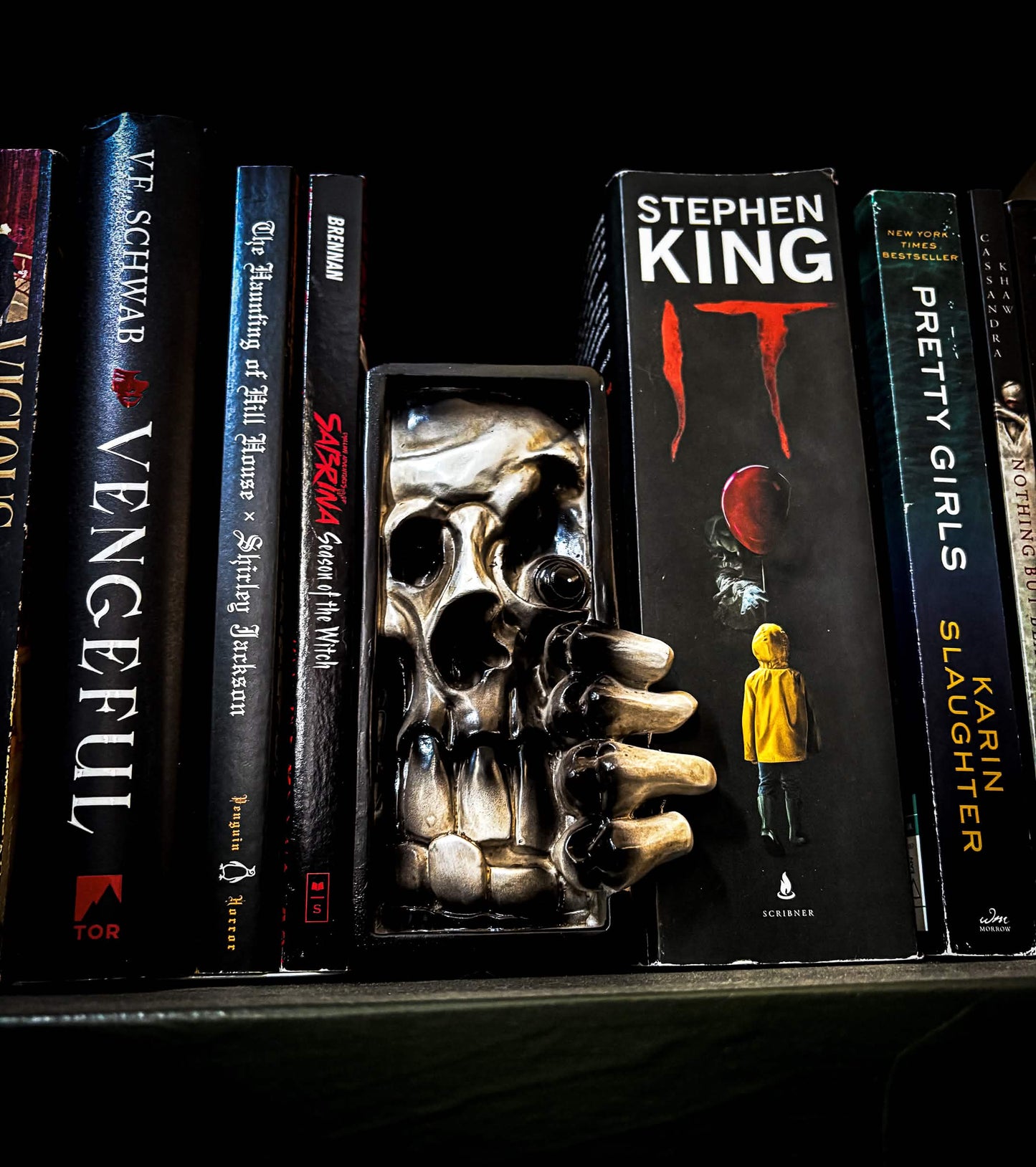 Skull Monster Book Nook Bookshelf Divider
